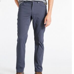 L.L. Bean VentureStretch Five-Pocket Pants Straight Leg Size 33 x 32 Carbon Navy